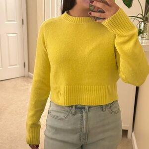 Universal Thread Yellow Crew Neck Sweater